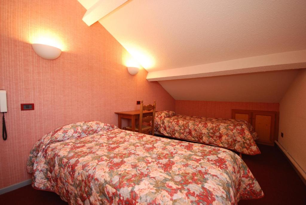 Auberge Du Rochasson Risoul Szoba fotó